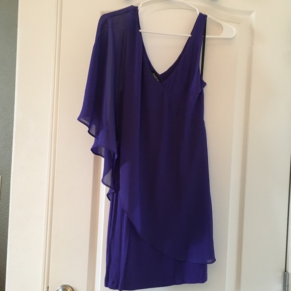 Bebe Asymmetrical Flutter Sleeve Dress - Picture 3 of 5